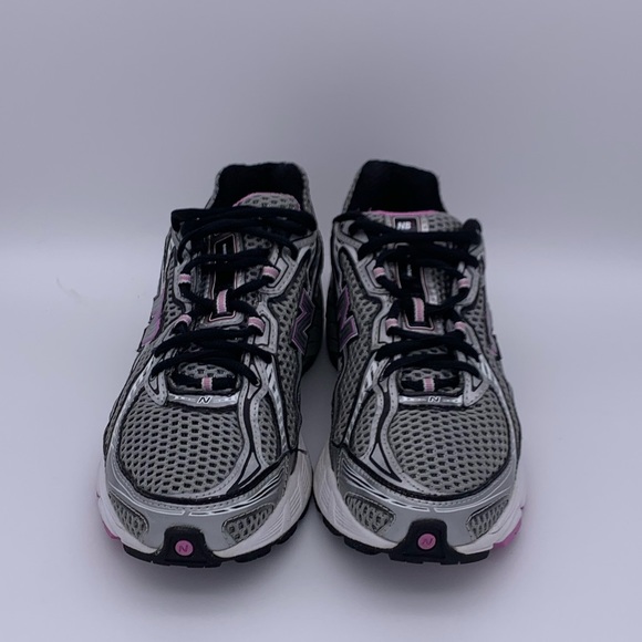 Women’s New Balance WR740BP Trainer - Picture 2 of 7